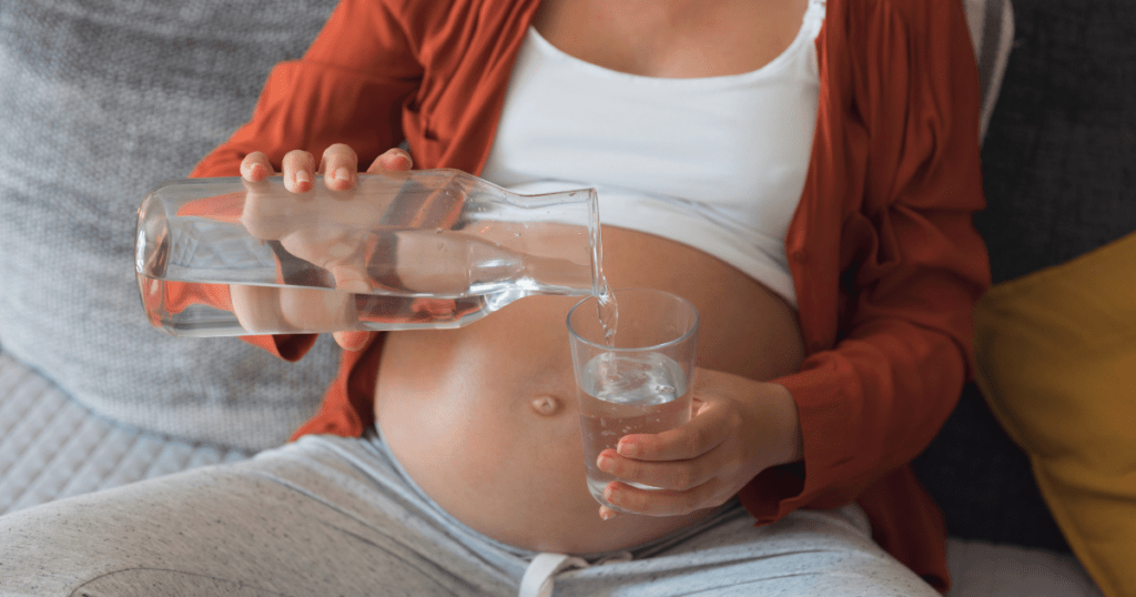 Dehydratace a těhotenská cukrovka – proč je hydratace v létě obzvlášť důležitá